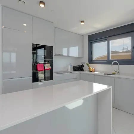 Sunset Cliffs - High Floor - Sea View *