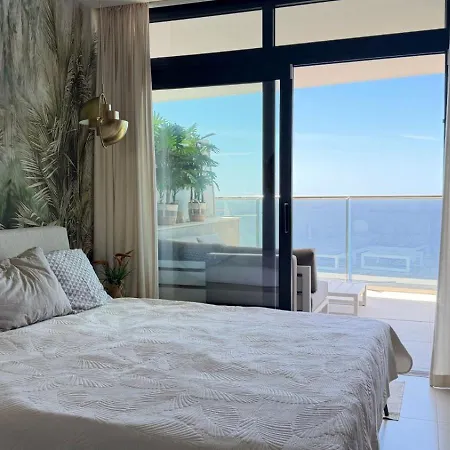 Sunset Cliffs - High Floor - Sea View Apartment *