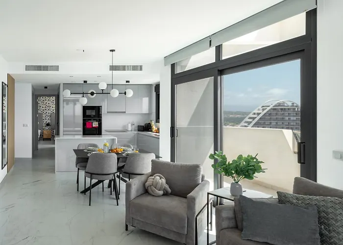 Sunset Cliffs - High Floor - Sea View Appartamento