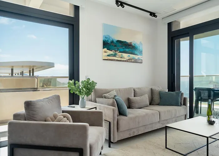 Sunset Cliffs - High Floor - Sea View