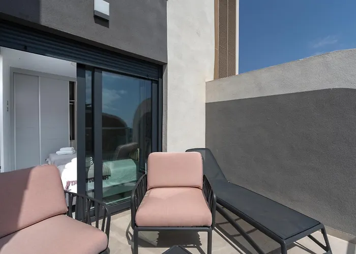 Sunset Cliffs - High Floor - Sea View *
