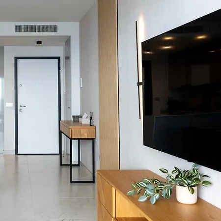 Sunset Cliffs - High Floor - Sea View Апартаменты