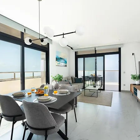 Sunset Cliffs - High Floor - Sea View Апартаменты *