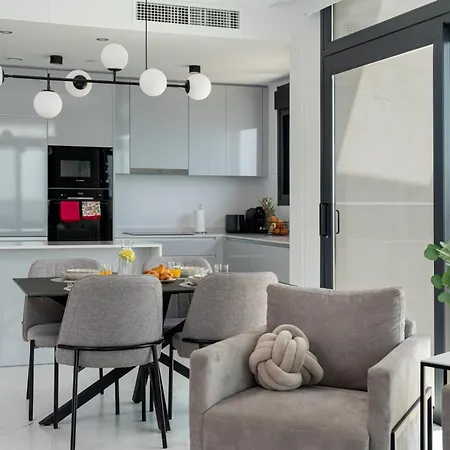 Sunset Cliffs - High Floor - Sea View * Бенидорм