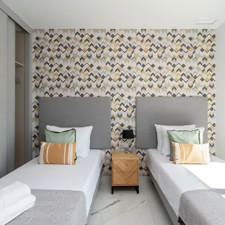 Sunset Cliffs - High Floor - Sea View Апартаменты *